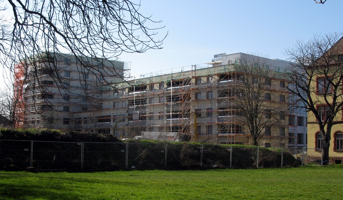 Bau startet im Breisacher Hof: Neues Sozial- und Jugendzentrum für Mooswald geplant