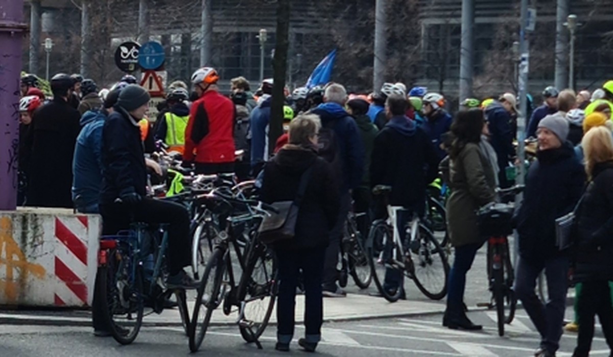 Fahrraddemonstration in Freiburg angekündigt: Route und Verkehrsbehinderungen am Nachmittag