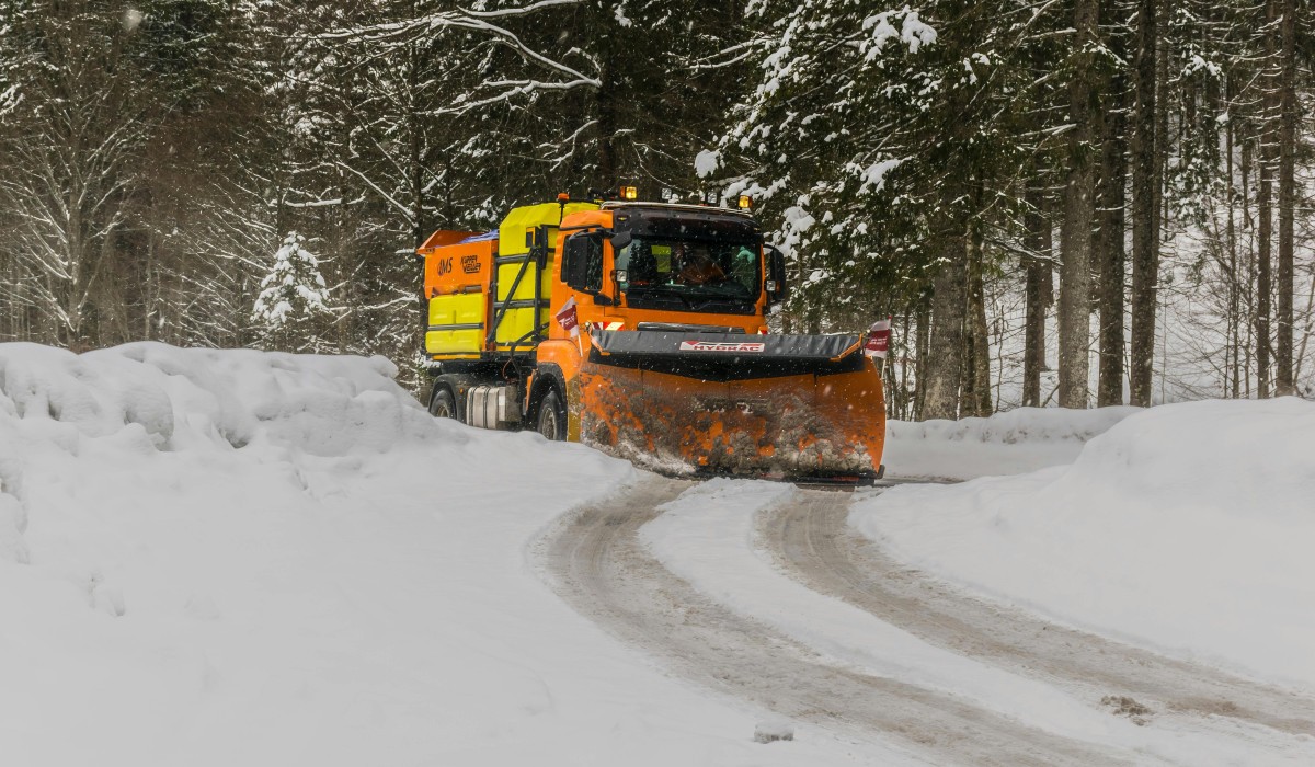 Winterdienst hält Freiburg nach Schneefall und Eisregen weitgehend passierbar Winterdienst hält Freiburg nach Schneefall und Eisregen weitgehend passierbar