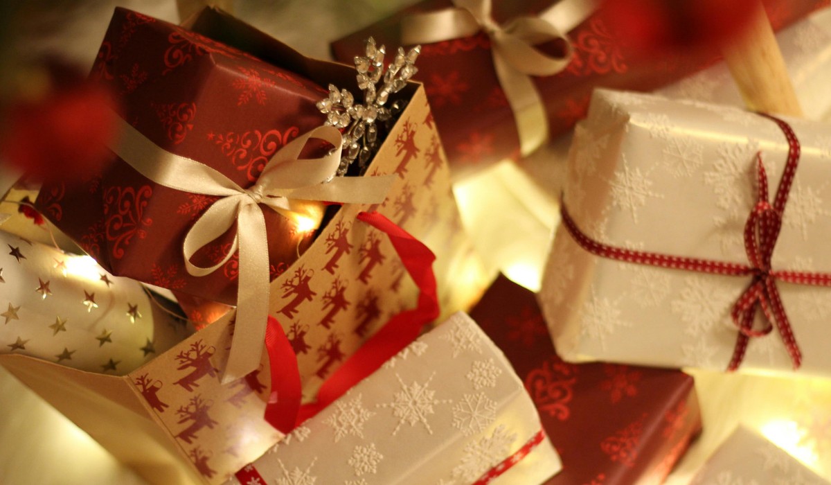 Wunschbaumaktion in Freiburg erfüllt 300 Kinderwünsche